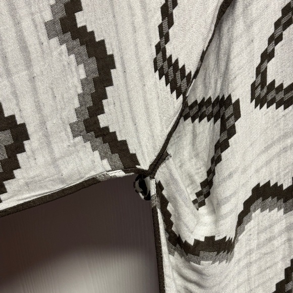 Melrose and Market Geometric Open-Front Shawl - Olive Green and Ivory - Picture 9 of 11